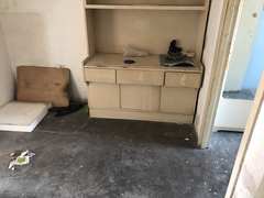 丽兹江畔公寓楼 